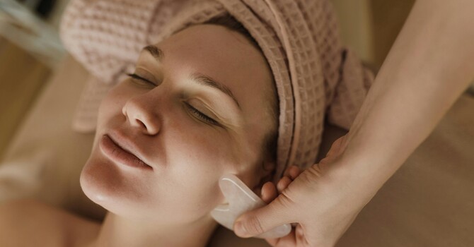 The Differences Between Gua Sha and the Graston Technique [Infographic]